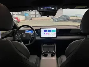 2025 Q-I-N Auto-matic, Portaequipajes Metálico, Asientos de Cuero, Batería de Litio, Características Premium, Autonomía de 601-700 km, Motor de 200-250 kW - Product Image 4