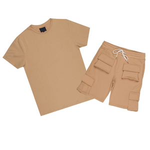 Vente en gros Fabricant Ensemble short personnalisé Polyester Ensemble t-shirt unisexe uni à col rond et ensemble short avec avion - Product Image 1