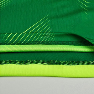 Conjunto de uniforme de camiseta de fútbol personalizado, tela de alta calidad, transpirable y ligera, adecuado para entrenamiento de equipos - Product Image 6