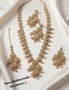 Juego de Joyería de Imitación de Alta Calidad Chapado en Oro Vintage, Collar Largo Mala, Aretes, Maang Tikka para Novia, Compromiso, Aniversario - Product Image 1