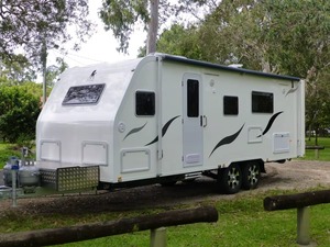 New Adventure White Aluminum RV 4x4 Off-Road Camping Travel <b>Trailers</b> Caravan Mobile House Camper Street Flatbed Camper Truck - Product Image 6