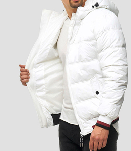 Chaqueta Acolchada de Lona Brillante Impermeable y Cortavientos con Capucha para Hombre, Talla Grande, con Bloques de Color y Logotipo Bordado Personalizado - Product Image 2