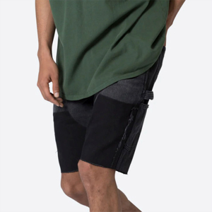 Pantalones cortos cargo para hombre, estilo vaquero negro desgastado, con parches de dos tonos, dobladillo deshilachado, detalles de presillas, por encima de la rodilla, informales. - Product Image 5