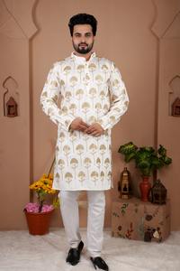 Kurta tradicional para hombre de seda pura con Secuencia de bordado pesado, perfecto para la temporada festiva - Product Image 4