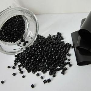 Masterbatch noir de haute qualité, masterbatch noir de carbone pour applications plastiques - Product Image 1