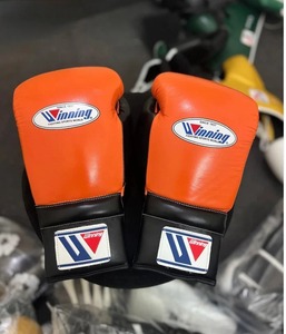 Gants de sparring de boxe gagnants professionnels à lacets respirants personnalisables en cuir noir orange MS-BG-3401 de qualité supérieure - Product Image 3