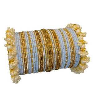 Las Novias Indias Usan Conjuntos de Chudiyan para Bodas, Material Brillante, Hecho de Material Liso y Bordado con Pedrería, Conjunto de Churian para Damas - Product Image 1