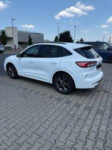 Ford Focus blanche d'occasion, berline, 2020, 2021, 2022, essence, 5 places, manuelle ou automatique, LED, Euro VI, conduite à gauche, turbo - Product Image 3