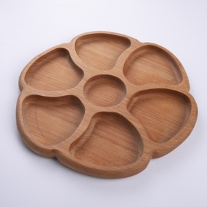 Plateau à collation rond en bois de hêtre à 7 sections - Plateau de service compartimenté de 30 cm - Plateau haut de gamme en bois pour noix, bonbons et sauces - Product Image 1