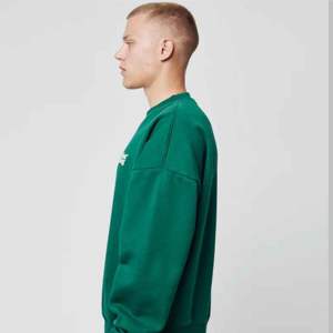 เสื้อสเวตเตอร์ Crewneck ขนาดใหญ่เสื้อสเวตเตอร์ผ้าฝ้ายธรรมดาพิมพ์โลโก้ผู้ชายเสื้อสวมหัวเย็บปักถักร้อยเปล่าเสื้อสเวตเตอร์ปักโลโก้ที่กําหนดเอง - Product Image 4