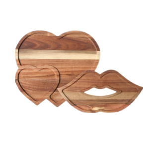 Plateau de service en bois en forme de coeur en gros vietnamien plateau de service en forme de lèvre pour Snack cadeau de saint valentin bon prix - Product Image 1