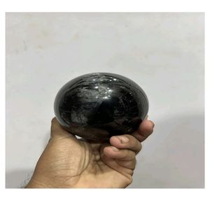 Grande sphère en agate noire et tourmaline, cristal de guérison, décoration d'intérieur, cadeau pour la fête des mères, sculptée, excellent prix - Product Image 4