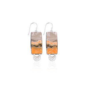 Hermosos y Modernos Pendientes de Latón con Bisel Plateado y Forma Ovalada de Jaspe Abeja Natural, Venta al por Mayor para Mujeres y Niñas - Product Image 1