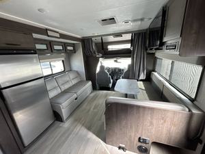 Se vende C-o-a-c-h-m-e-n L-e-p-r-e-c-h-2-9-8-K-B usado del año 2023 - Product Image 2