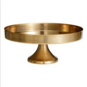 Support à gâteau doré fantaisie avec des détails complexes inspirés de la dentelle et une base solide pour des affichages de desserts luxueux - Product Image 1