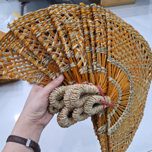 พัดลมมือหญ้าทะเลแบบดั้งเดิมที่สร้างขึ้นโดยช่างฝีมือเพื่อใช้ในฤดูร้อนและงานชนบท - Product Image 5