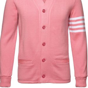 "Pull universitaire à la mode-doux, durable et parfait pour un usage quotidien et un look classique" - Product Image 5