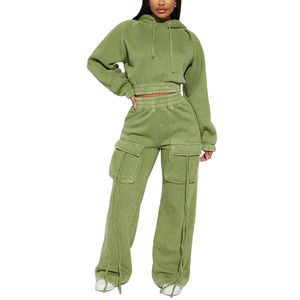 Conjunto Deportivo Kivotech de Alta Calidad para Mujer, Pantalones Deportivos Cargo Lavados, Top Corto Deportivo, Conjunto de Chándal Verde con Cordón Ajustable - Product Image 5