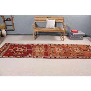 Alfombra turca vintage de 2.8x10.5 pies (86x320 cm), alfombra de lana roja con lunares - Product Image 2