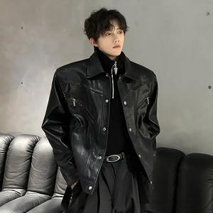 2024แจ็กเก็ตหนัง PU สำหรับผู้ชาย, เสื้อไฮสตรีทอเมริกันดีไซน์โดดเด่นเสื้อแฟชั่นสีพื้นผ้าใบหนังแกะ - Product Image 5