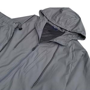 Ensemble de survêtement d'entraînement décontracté à capuche d'hiver, coupe-vent en nylon, survêtement pour hommes, vente chaude, logo personnalisé, couleur contrastée - Product Image 4