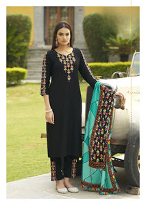 Conjunto de Kurta de 3 Piezas para Mujer, de Muselina Suave Premium, con Estampado Digital, de Secado Rápido, Corte Regular, con Detalles de Hilo Hechos a Mano, para Todas las Temporadas, Estilo Indio - Product Image 4