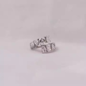 Design unique Bague en or massif 14 carats de luxe pour femmes Bague de dérivation en diamant créée en laboratoire multi-formes Cadeau de style romantique pour les filles - Product Image 1