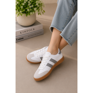 Baskets de sport rétro pour hommes avec détails de bande latérale blanc-gris, doublure en maille respirante de luxe, chaussures de marche tendance et à la mode - Product Image 1