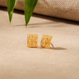 Boucles d'oreilles clous en or 18 carats Suvarna Grace pour femmes - Or rose, blanc et jaune, bijoux classiques et tendance pour les fêtes - Product Image 1