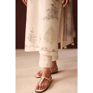 Ensemble de costume brodé en jacquard pour femmes UF-4481 - Product Image 5