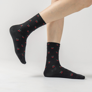 Calcetines de Algodón de Punto Transpirables para Mujer Kikiya - Lindo Diseño con Estampado de Iconos, Diseño de Cerezas, Uso Diario Coreano - Icon a - Product Image 2