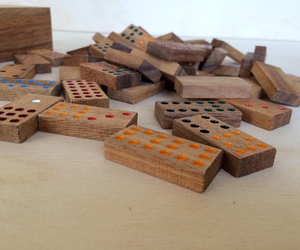 Juego de Dominó de Madera de Colores Personalizado al por Mayor, Dominó Doble Seis de Madera Colorida con Caja de Madera y 28 Piezas - Product Image 5