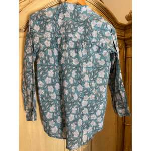 Chemisier imprimé à la main pour femme, col asymétrique, motif floral brodé, en popeline, haut long en viscose, taille XL, idéal pour les soirées - Product Image 2