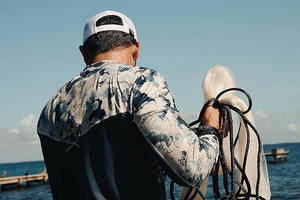 Meilleures ventes T-shirt de pêche à manches longues pour homme Jersey de polyester avec logo personnalisé Séchage rapide pour un confort et un style optimaux - Product Image 3