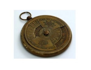 Calendrier en laiton antique porte-clés porte-clés porte-clés en laiton élégant pour cadeau porte-clés calendrier en laiton vintage rustique taille de poche - Product Image 3