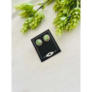 Pendientes de Plata de Ley con Turquesa de la Montaña Sonora Hechos por Navajo, con Engaste de Bisel y Poste - Product Image 3