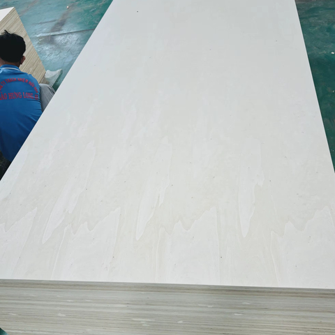 Vietnam Factory's Top Choice Eco-friendly Reusable Poplar Plywood 12-15-18-21mm Thick Anti-Slip Smooth Surface E0 Formaldehyde