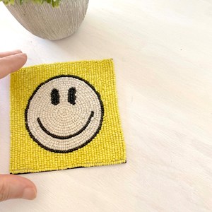 Posavasos con cuentas hechos a mano MS HANDICRAFT-Posavasos cuadrados clásicos con respaldo de poliéster (4x4 pulgadas) para regalos religiosos de Iglesia - Product Image 1