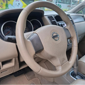 Nissan Sedán 2009 Blanco Automático Gasolina 5 Plazas Faros Halógenos Neumáticos R16 Volante a la Izquierda Emisión Euro IV - Product Image 4