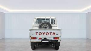 TOYOTA LAND CRUISER 79 2023 DOBLE CABINA PICKUP V8 4.5L MT - Product Image 4