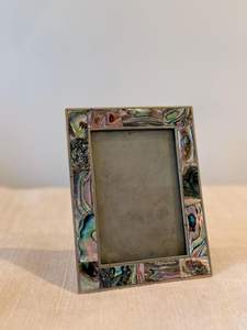 Luxury Handcrafted Mother of Pearl Photo Frame with Customized Logo and Color for Traditional Ethnic Home Decor - Product Image 6