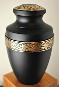 Urna de cremación moderna de acero inoxidable hecha a mano, almacenamiento de cenizas resistente al óxido con grabado personalizado para seres queridos - Product Image 6