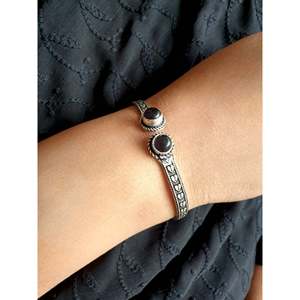 Purple <b>Stone</b> Fashion Cuff <b>Bracelet</b> Elegant Bangle Design for Women - Product Image 5