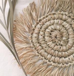 Posavasos de copa redonda de cáscara de maíz tejida a mano con flecos | Manteles individuales de rafia bohemios y posavasos de taza - Product Image 6