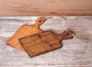 Tabla de Cortar de Madera Rústica en Miniatura - Sostenible, Duradera y Apta para Lavavajillas - Product Image 2