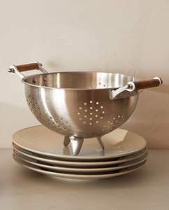 Multipurpose Stainless Steel <b>Colander</b> With Rust Resistant Surface Ideal For Long Term Use In Any Type Of Kitchen - Product Image 4