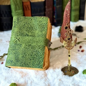 Grand Grimoire Journal en cuir vintage fait à la main Antique Deckle Edge Paper Beautiful Garden Flower gaufré Book of Shadows DND - Product Image 3