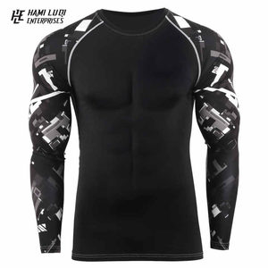 Vente en gros de chemises de gymnastique par compression, vêtement anti-éruptions cutanées respirant à manches longues avec logo personnalisé, sublimé BJJ MMA pour hommes - Product Image 2