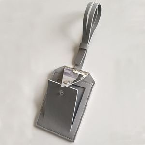 Etiqueta de equipaje gris ajustable de cuero Piezas y accesorios especiales para bolsos con correa - Product Image 2