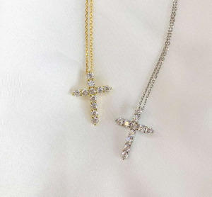 จี้สร้อยคอรูปทรงกากบาทแบบพิเศษ ประดับด้วยมอสซาไนต์เจียระไนแบบ Princess Cut เงินแท้ 925 พร้อมการฝังแบบ Channel Setting สไตล์ฮิปฮอป - Product Image 4